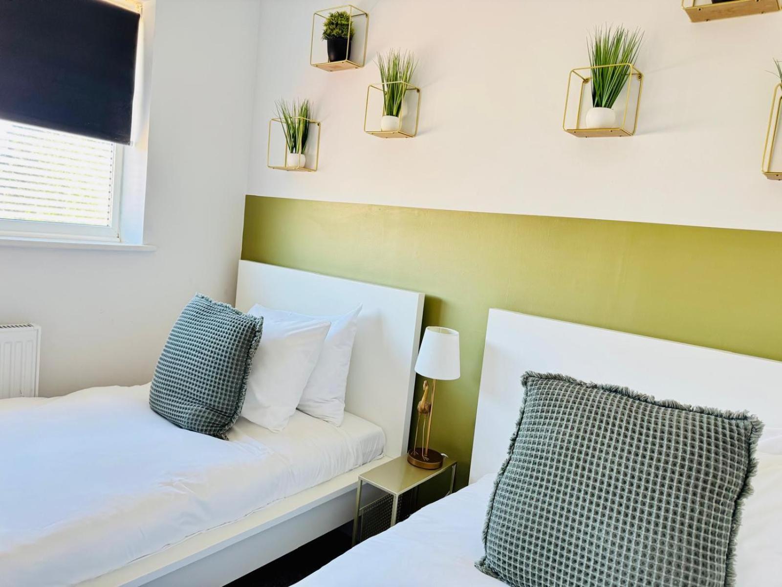 2 Bed House, Sleeps 6, Dog Friendly, Close To A14 M11, With Garden & Parking Long Stay Work Contractor Leisure, Jade เคมบริดจ์ ภายนอก รูปภาพ