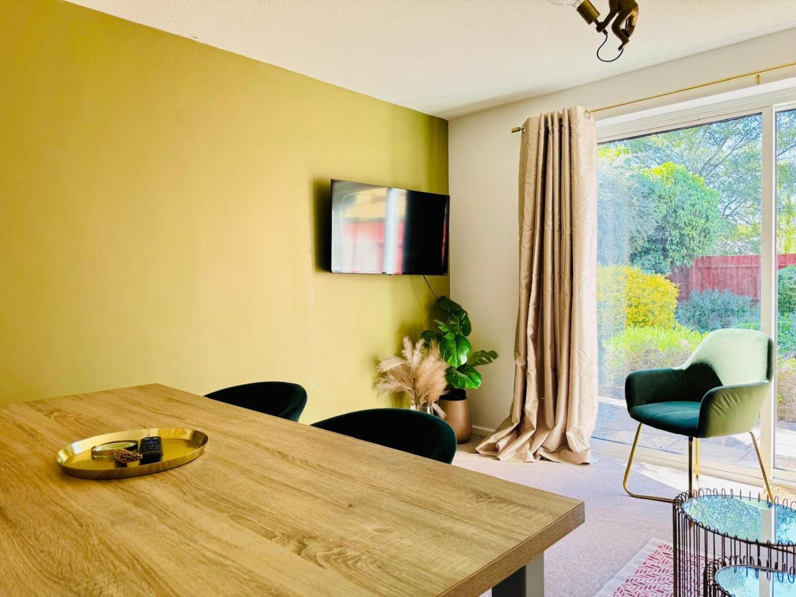 2 Bed House, Sleeps 6, Dog Friendly, Close To A14 M11, With Garden & Parking Long Stay Work Contractor Leisure, Jade เคมบริดจ์ ภายนอก รูปภาพ