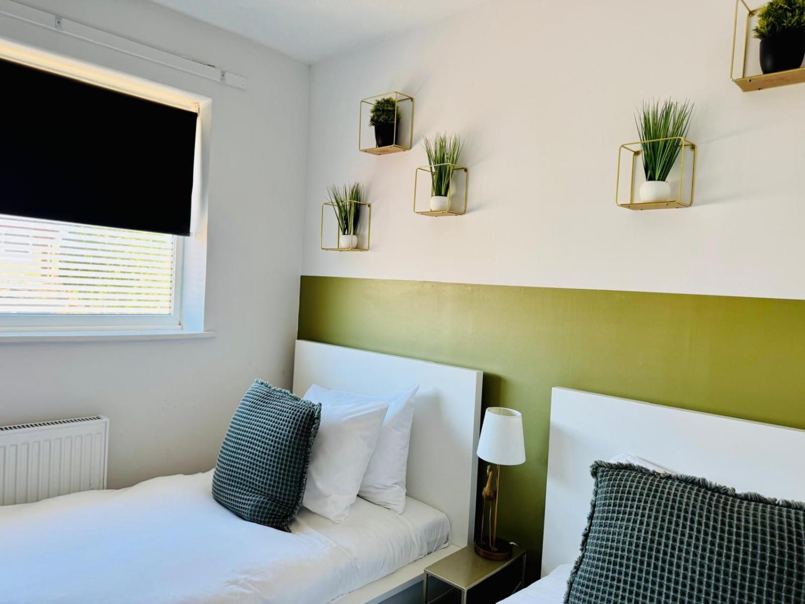2 Bed House, Sleeps 6, Dog Friendly, Close To A14 M11, With Garden & Parking Long Stay Work Contractor Leisure, Jade เคมบริดจ์ ภายนอก รูปภาพ