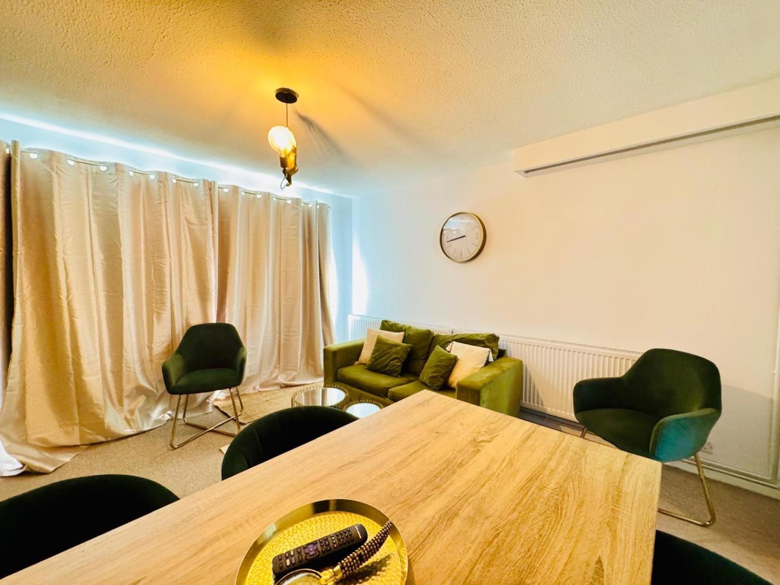 2 Bed House, Sleeps 6, Dog Friendly, Close To A14 M11, With Garden & Parking Long Stay Work Contractor Leisure, Jade เคมบริดจ์ ภายนอก รูปภาพ
